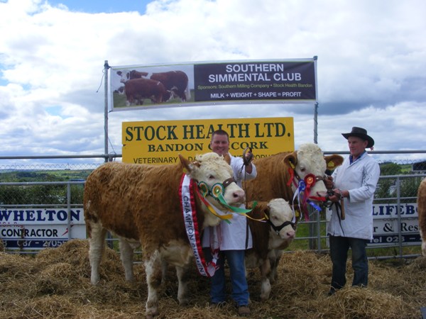 Interbreed Pairs Winners 'Raceview Beauty Matilda' & 'Raceview Winty Matilda' - Peter O'Connell