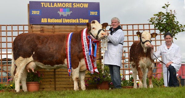 overall_female_nat_junior_cow_champ_seepa_aster